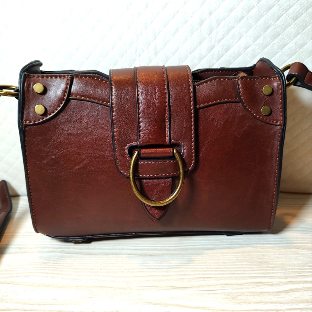 EUC Simply Noelle Crossbody Bag